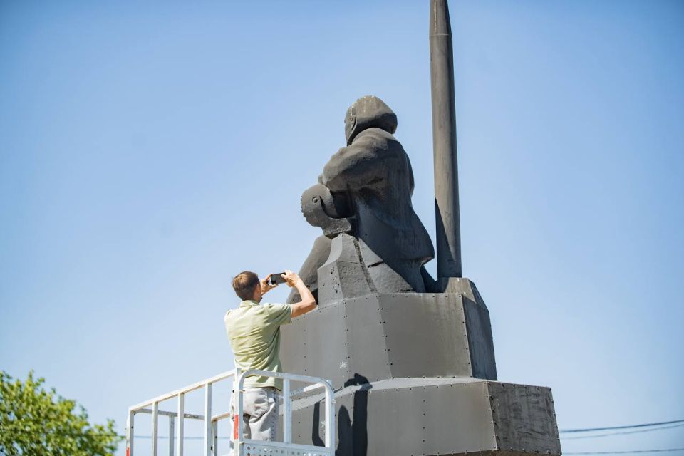 Михаил Развожаев: В Севастополе начались исследования памятника подводникам-черноморцам