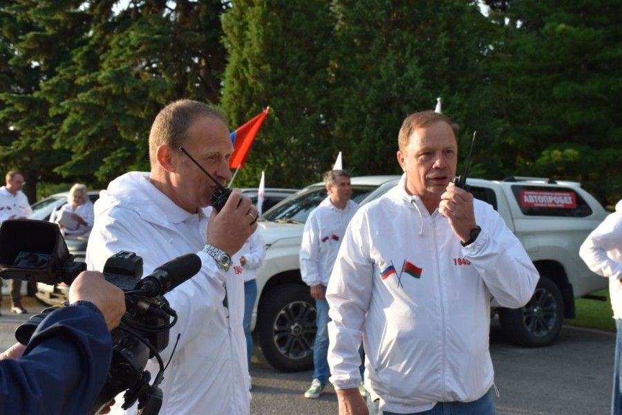 Александр Кулагин: Сегодня участники Автопробега &quot;Дорогами Победы- 2025&quot; встретили рассвет на святом для каждого россиянина месте - на Мамаевом Кургане