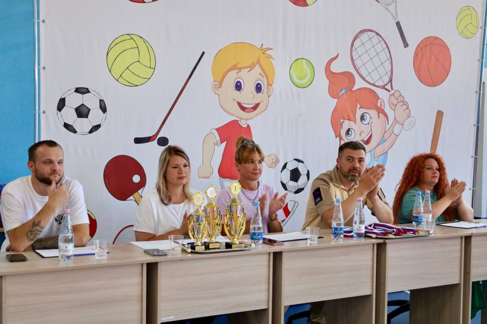 100 дошкольников из десяти детских садов (№2, 69, 71, 83, 88, 91, 123, 125, 126, 127) приняли участие в финале городской спартакиады «Игры чемпионов»