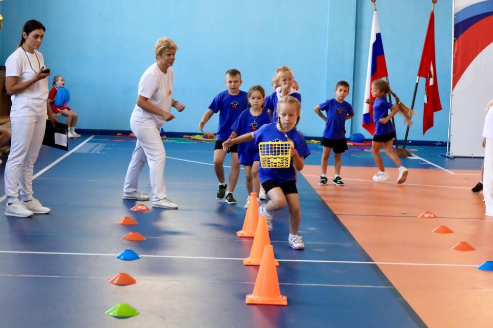100 дошкольников из десяти детских садов (№2, 69, 71, 83, 88, 91, 123, 125, 126, 127) приняли участие в финале городской спартакиады «Игры чемпионов»