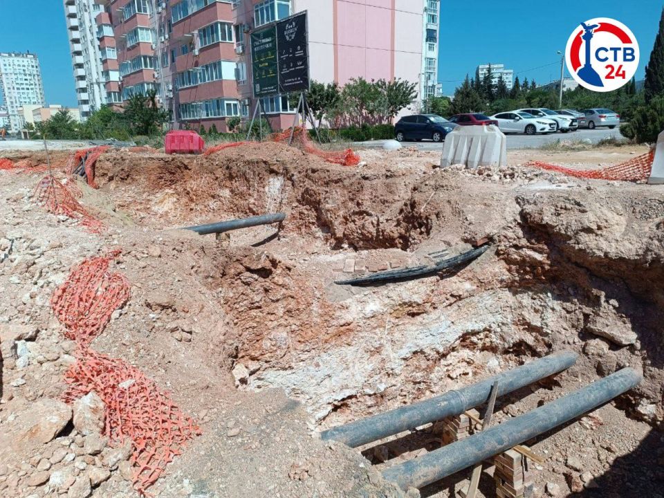 На проспекте Античный продолжаются работы по строительству новой двухполосной дороги