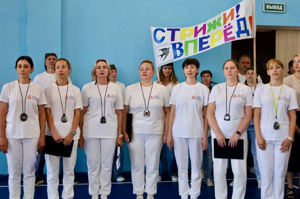 100 дошкольников из десяти детских садов (№2, 69, 71, 83, 88, 91, 123, 125, 126, 127) приняли участие в финале городской спартакиады «Игры чемпионов»