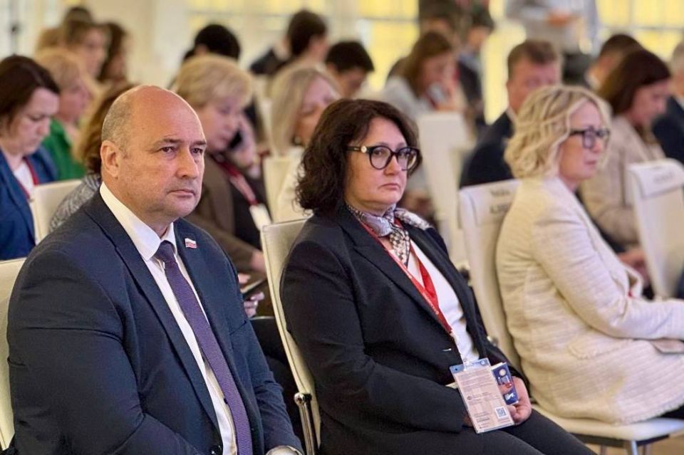 Владимир Немцев: Вчера в рамках ПМЭФ-2025 принял участие в дискуссии на тему «Профессионалитет: экономические эффекты и национальные приоритеты»