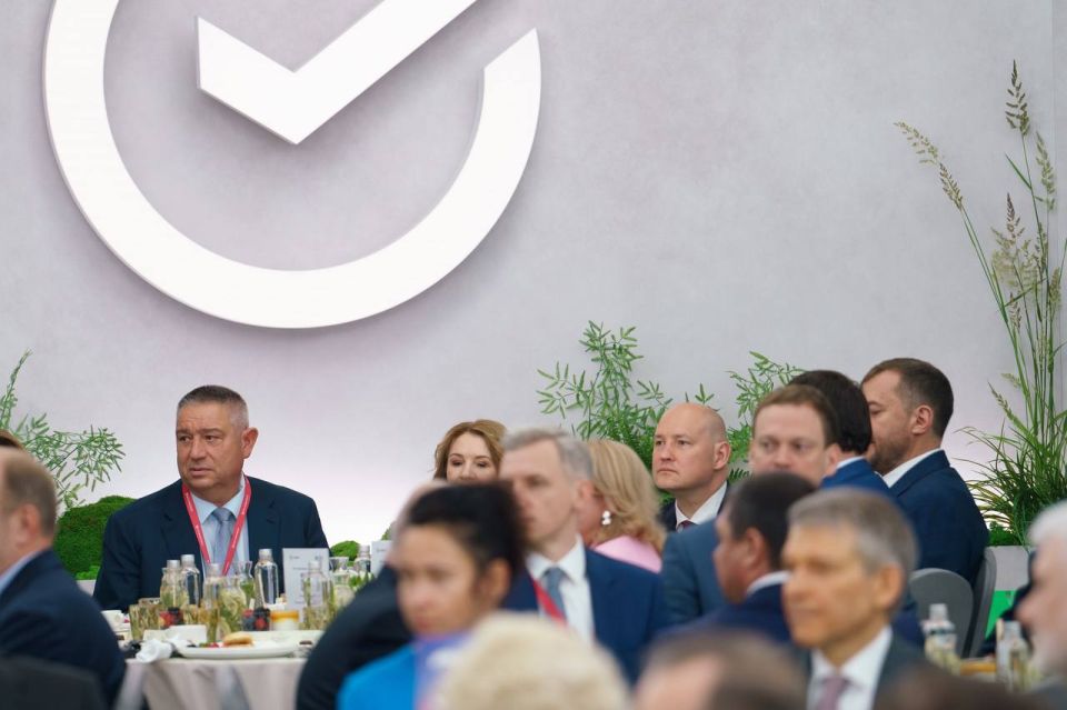Михаил Развожаев: Сегодня утром посетил завтрак Сбера