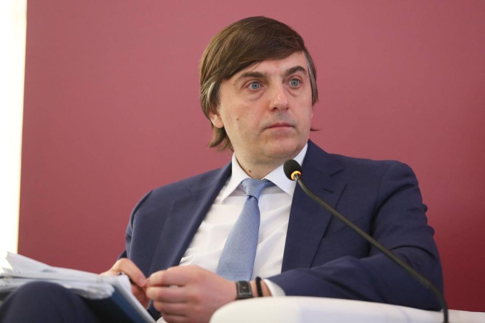 Владимир Немцев: Вчера в рамках ПМЭФ-2025 принял участие в дискуссии на тему «Профессионалитет: экономические эффекты и национальные приоритеты»