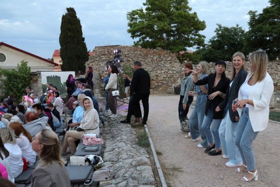 В Херсонесе на сцене Античного прошёл вечер джаза