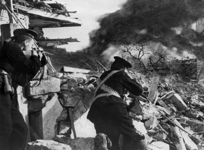 �������� ������������: ����� 83 ���� �����, � ������ ��� ���� 1942 ����, ����������� ����������� 250-������� ������� �����������