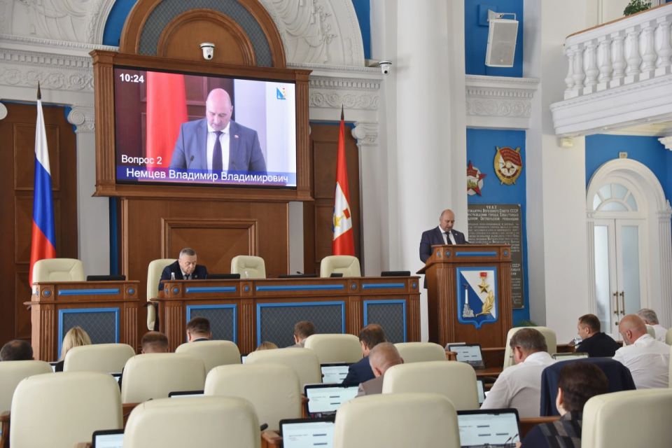 Денис Кондратьев: Сегодня состоялось финальное пленарное заседание весенней сессии Законодательного Собрания Севастополя ||| созыва, на котором был принят ряд важных решений, направленных на поддержку семей с детьми... Денис Кондратьев: Сегодня состоялось финальное пленарное заседание весенней сессии Законодательного Собрания Севастополя ||| созыва, на котором был принят ряд важных решений, направленных на поддержку семей с детьми...