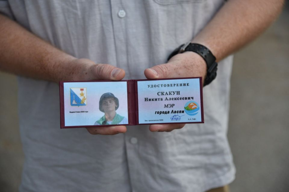 Участники летней смены в лагере «Ласпи» знакомятся с избирательным процессом Участники летней смены в лагере «Ласпи» знакомятся с избирательным процессом