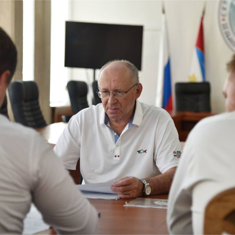 Представители всех парламентских партий подали документы на выдвижение в качестве кандидатов на сентябрьских выборах губернатора Представители всех парламентских партий подали документы на выдвижение в качестве кандидатов на сентябрьских выборах губернатора