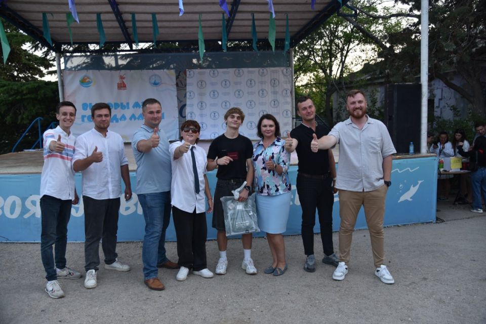 Участники летней смены в лагере «Ласпи» знакомятся с избирательным процессом Участники летней смены в лагере «Ласпи» знакомятся с избирательным процессом