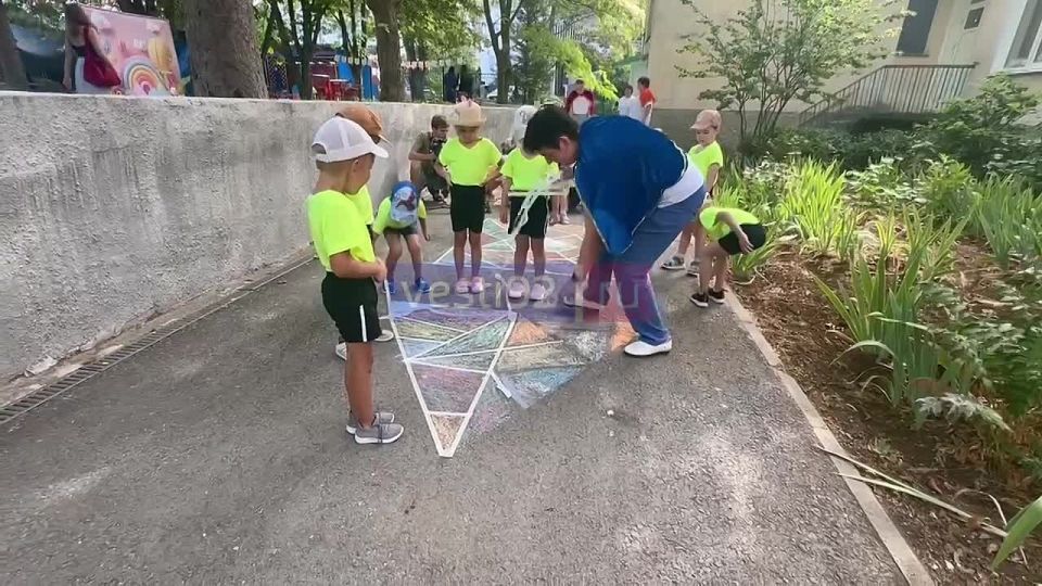       118   , 95     