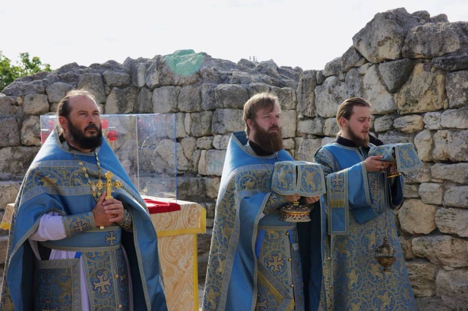 Фото дня: Божественная литургия в храме Влахернской Божией Матери Фото дня: Божественная литургия в храме Влахернской Божией Матери