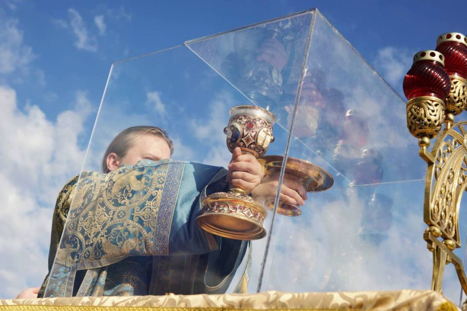 Фото дня: Божественная литургия в храме Влахернской Божией Матери Фото дня: Божественная литургия в храме Влахернской Божией Матери