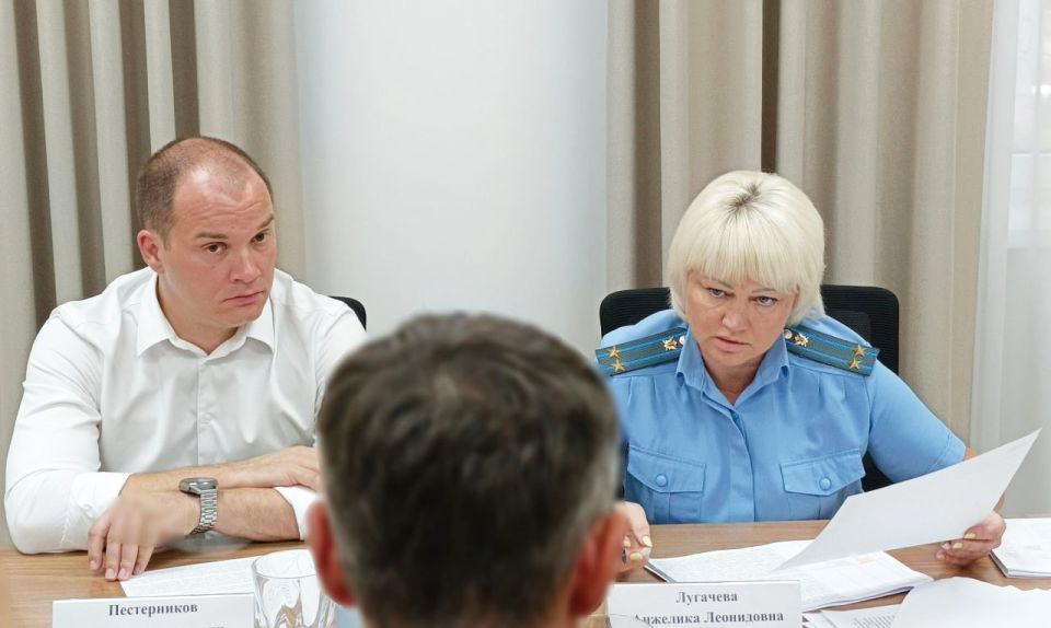 Илья Пестерников: Совместно с заместителем главного судебного пристава Республики Крым и города Севастополя Анжеликой Лугачевой провели приём предпринимателей