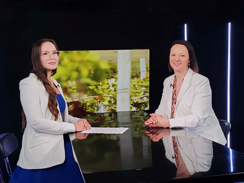 Мария Литовко: Сегодня в эфире рассказала о развитии приоритетного проект «Терруар Севастополь», который направлен на развитие винодельческой отрасли и энотуризма