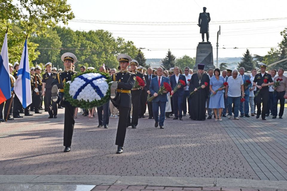 ������� �����: � ���� ��� � ������� ���� � ��������� ����������� ������� ����������� 1941�1942 ��. ��������� �����