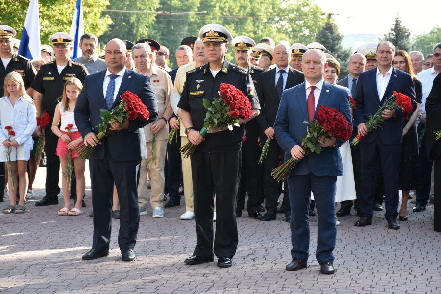 ������� �����: � ���� ��� � ������� ���� � ��������� ����������� ������� ����������� 1941�1942 ��. ��������� �����