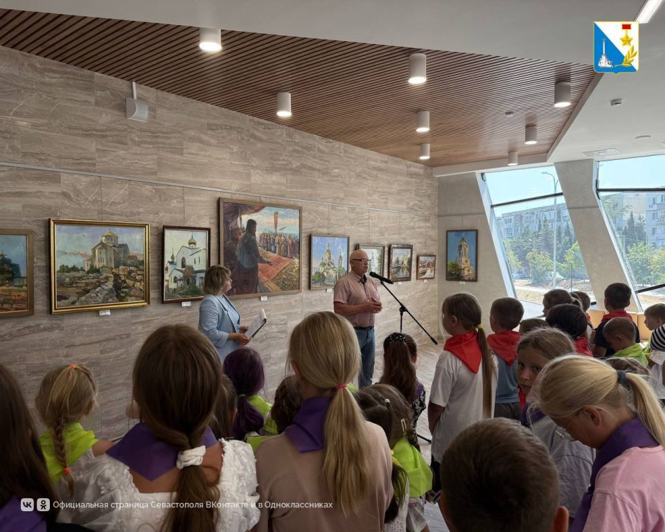 Художественная выставка открылась в «Бухте Казачья»