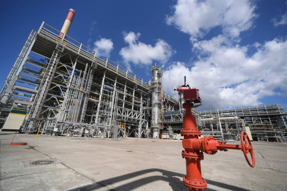 Правительство до 31 августа ограничило экспорт бензина для производителей нефтепродуктов