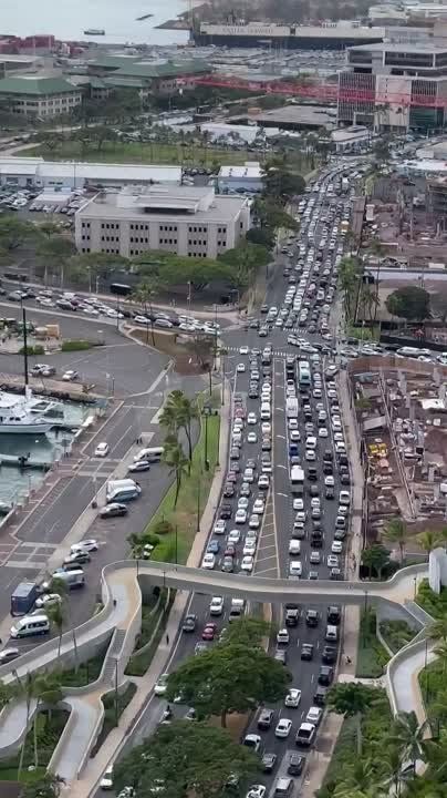 О возможных цунами предупреждают на Аляске, Гавайях и Тихоокеанском побережье США после землетрясения