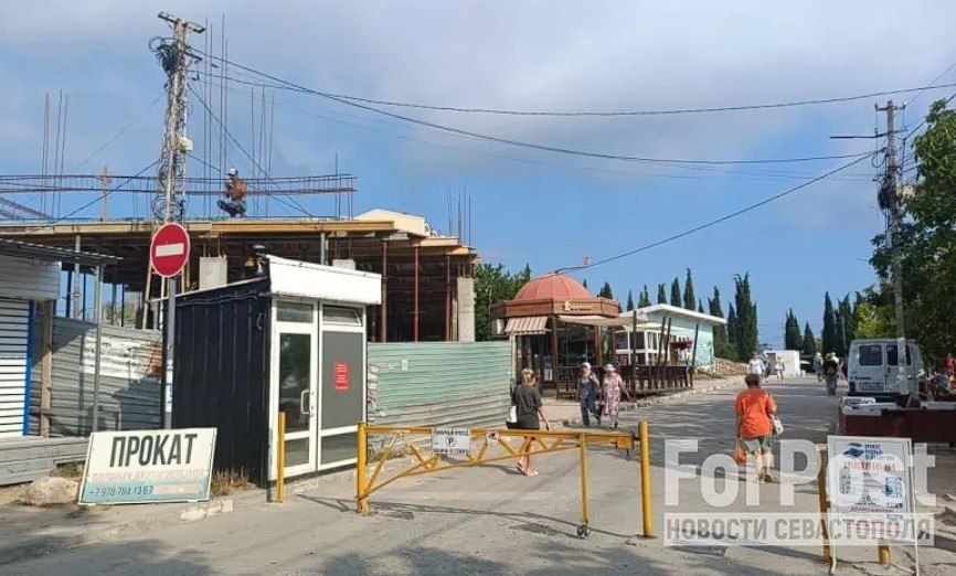 В Севастополе у пляжа «Омега» возобновилась резонансная стройка