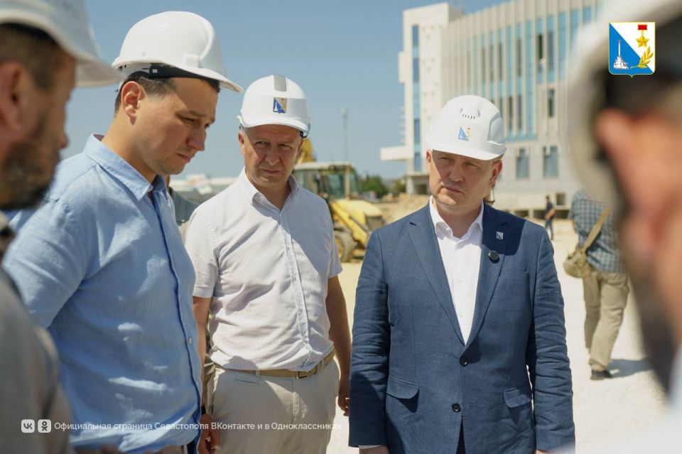 Строим крытый ледовый каток