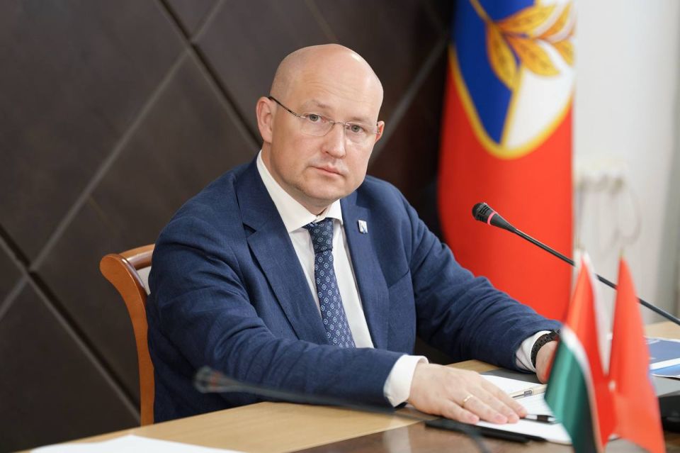Михаил Развожаев: Сегодня работаем с делегацией Республики Татарстан, которую возглавляет Глава Республики Рустам Нургалиевич Минниханов Михаил Развожаев: Сегодня работаем с делегацией Республики Татарстан, которую возглавляет Глава Республики Рустам Нургалиевич Минниханов