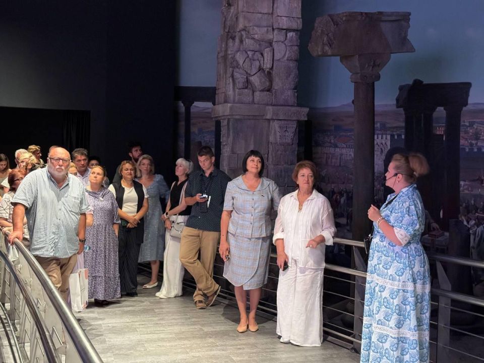 ������� �����: 1 ������� � ����� ���������� � �������� ��������� ������ ���������� �������� �����-����������� ��������� ����������� � ��������, ��� �� ���������