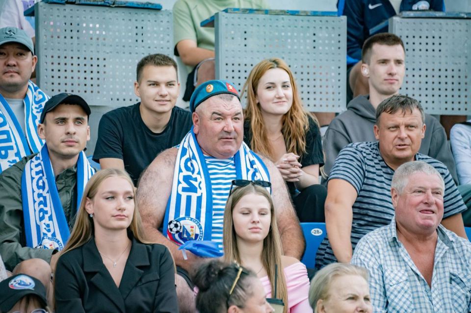 Фото дня: футбольный клуб «Севастополь» со счетом 2:0 обыграл ФК «Ангушт» из Назрани Фото дня: футбольный клуб «Севастополь» со счетом 2:0 обыграл ФК «Ангушт» из Назрани