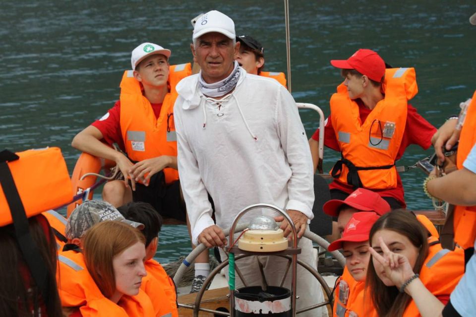 В детском лагере «Ласпи» завершилась морская смена «Юный моряк», которая прошла при поддержке правительства Севастополя В детском лагере «Ласпи» завершилась морская смена «Юный моряк», которая прошла при поддержке правительства Севастополя