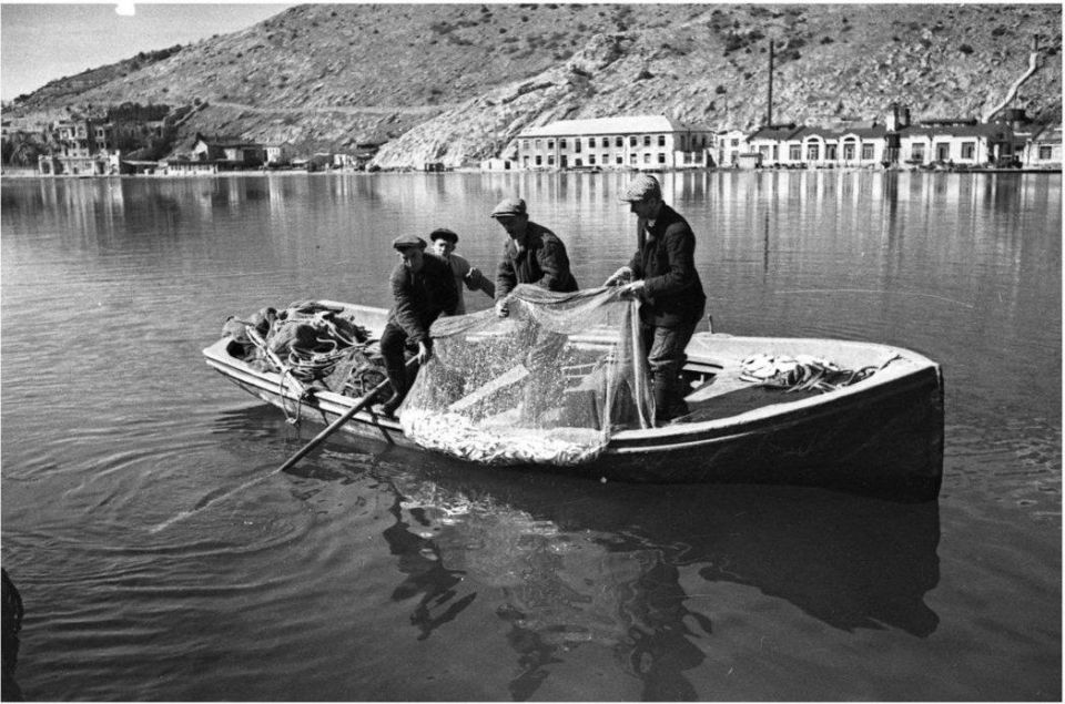 Рыбаки в Балаклавской бухте в годы Великой Отечественной войны