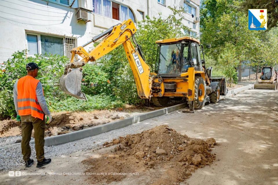 Отремонтировали 90% внутриквартальных дорог