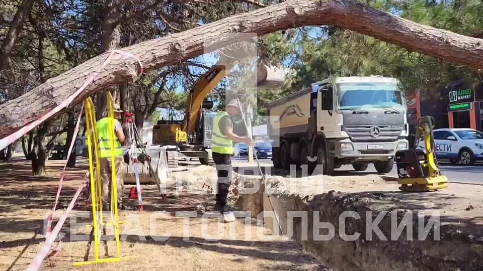 Реконструкция водовода продолжается на проспекте Генерала Острякова