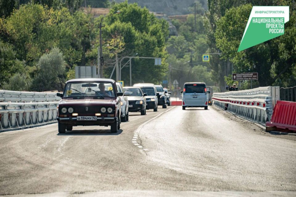 По поручению губернатора Севастополя движение через мост в Инкермане открыли раньше срока