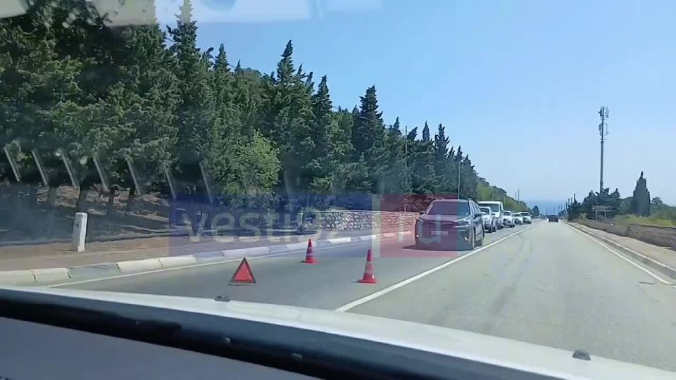 На Южнобережном шоссе авария, недалеко от мыса Сарыч