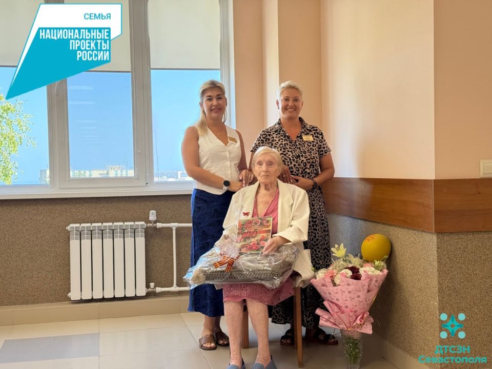 Что бы вы сказали детям и внукам на собственном юбилее в 100 лет? Возможно, то, что наша подопечная из Севастопольского дома-интерната для престарелых и инвалидов Элеонора Владимировна Баранова: главное в жизни - это труд и...