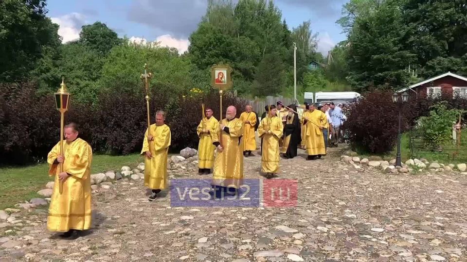 Торжественная встреча и передача мощей преподобного Феодора Санаксаркого в деревне Хопылёво Рыбинского района