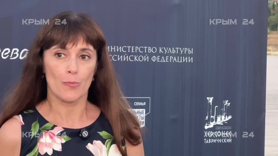 Ансамбль Игоря Моисеева выступает в Севастополе с программой «Танцы народов мира»