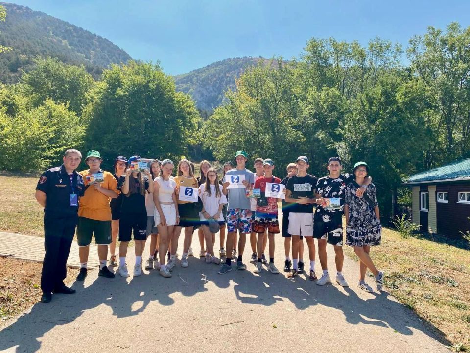 В Севастополе продолжается Всероссийская акция «Служу Отечеству» В Севастополе продолжается Всероссийская акция «Служу Отечеству»