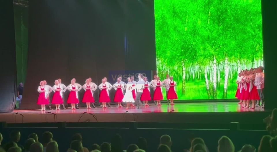 Ансамбль народного танца Игоря Моисеева открывает 9-й фестиваль оперы и балета «Херсонес» русским танцем «Лето»