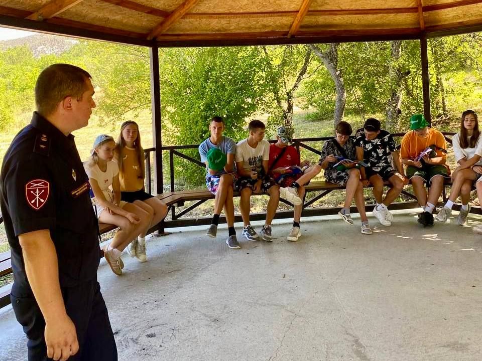 В Севастополе продолжается Всероссийская акция «Служу Отечеству» В Севастополе продолжается Всероссийская акция «Служу Отечеству»