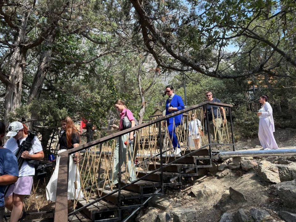 ����� �������: � �������� ������ ���� ������ ������ ���-����� � �����������