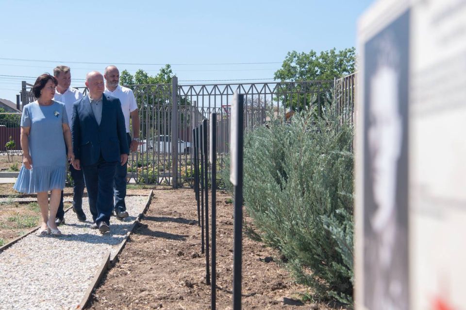 ������ ��������� ����� �������� �������� � ��������� ������