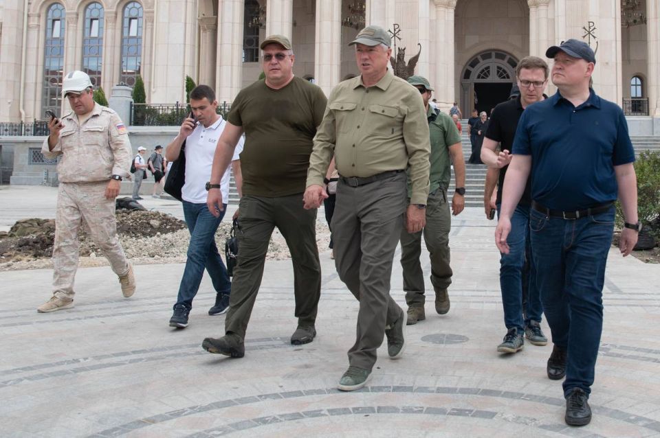 Михаил Развожаев: Сегодня день рождения у заместителя Председателя Правительства России Марата Шакирзяновича Хуснуллина Михаил Развожаев: Сегодня день рождения у заместителя Председателя Правительства России Марата Шакирзяновича Хуснуллина