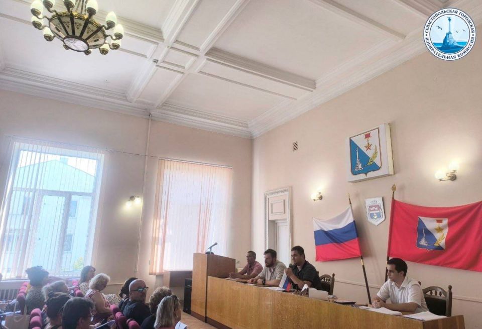 В Севастополе обучили обходчиков В Севастополе обучили обходчиков