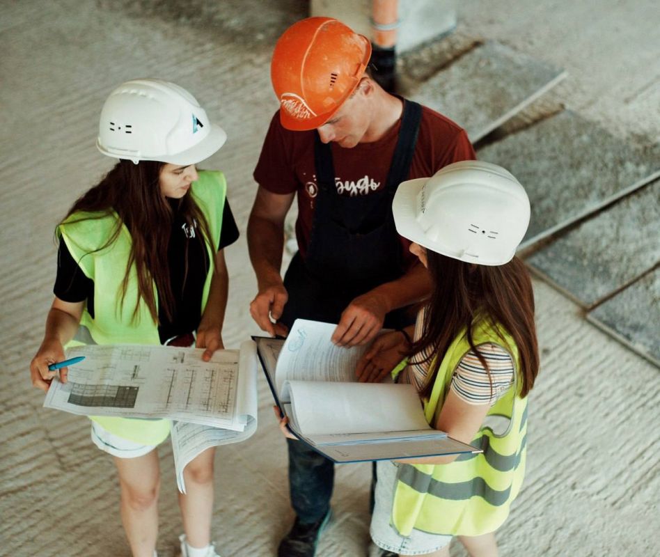 Денис Кондратьев: Поздравляю всех причастных с Днём строителя! Денис Кондратьев: Поздравляю всех причастных с Днём строителя!