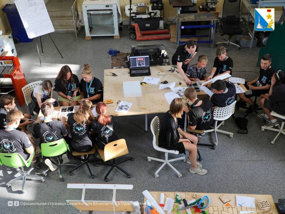 Участвуй в битве дронов!. Стартовала регистрация на молодёжный фестиваль «Битва дронов» 2025, направленный на развитие навыков программирования, конструирования и работы с беспилотными технологиями Участвуй в битве дронов!. Стартовала регистрация на молодёжный фестиваль «Битва дронов» 2025, направленный на развитие навыков программирования, конструирования и работы с беспилотными технологиями