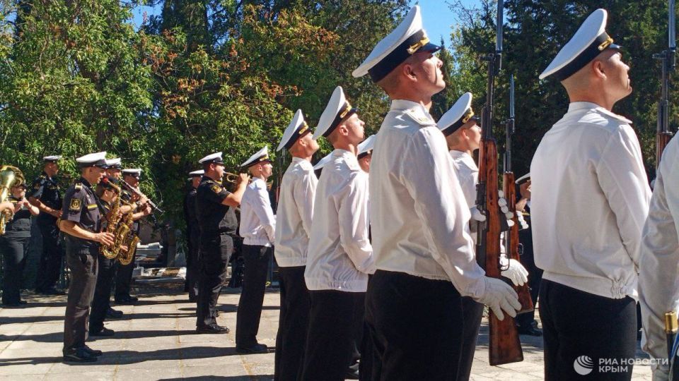 25 ��� �� ��� ��������: � ����������� ������� ������ ������� ���������� �������� "�����"