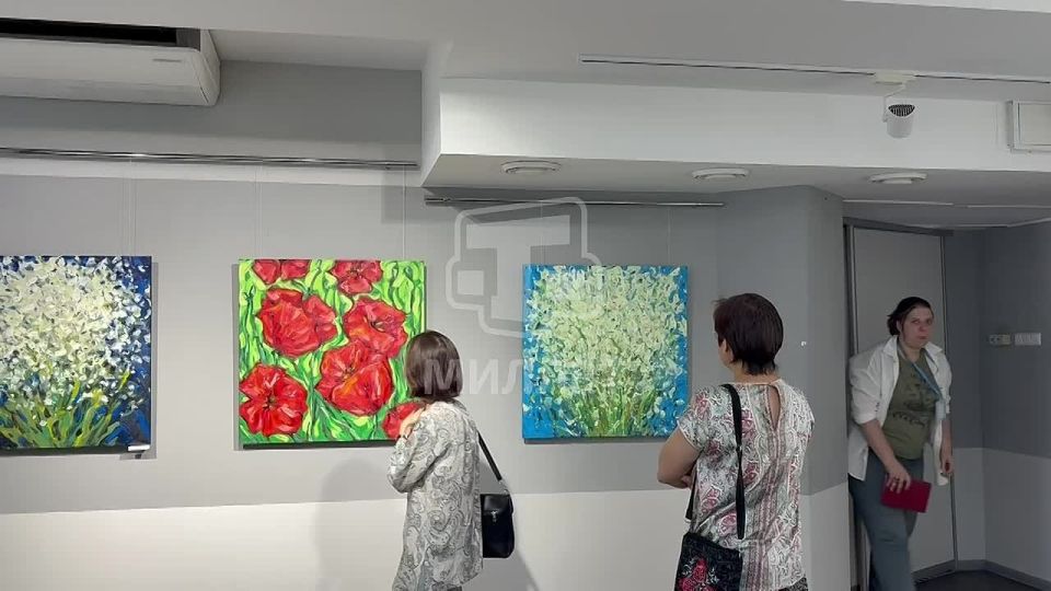 В библиотеке им. И.Франко открылась выставка работ молодого художника Ленура Велиляева